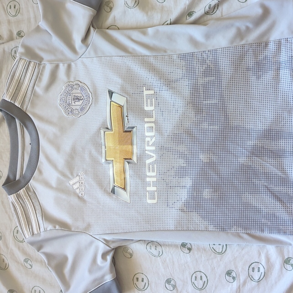 Boys Manchester united jersey